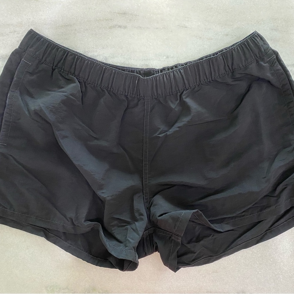 Patagonia women’s black XL 2.5” inseam baggies